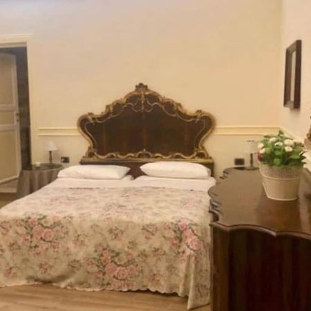 Appartamento Incantevole Al Centro Di Bologna Galliera Bagian luar foto
